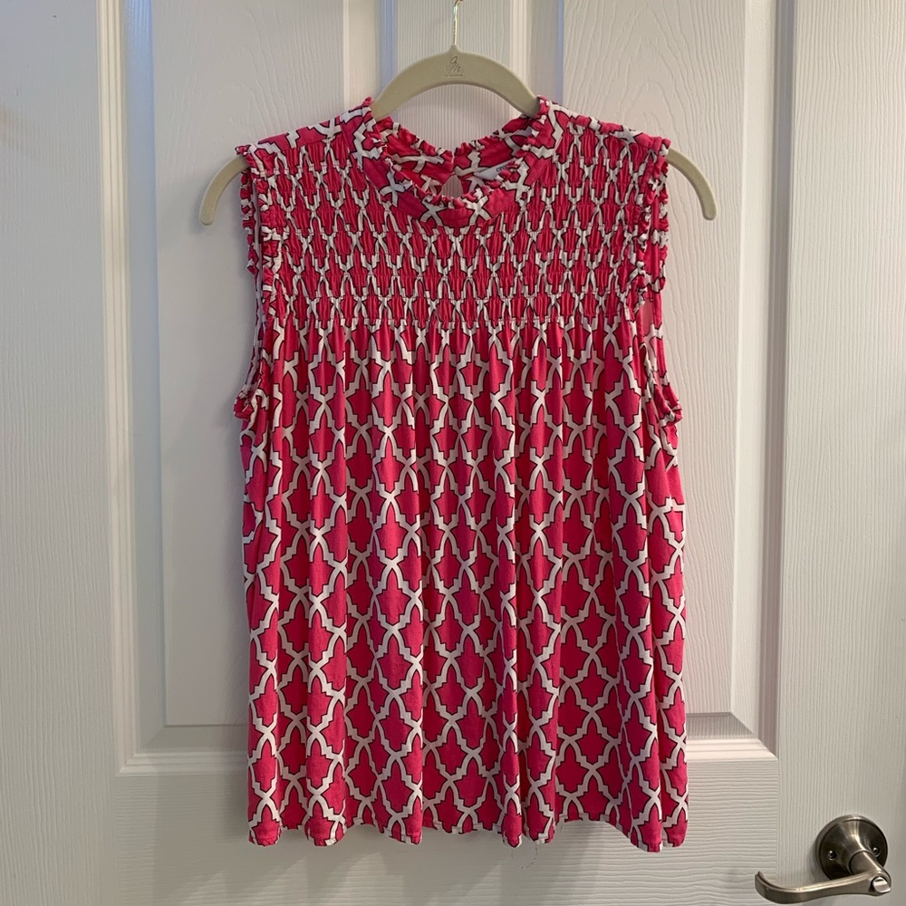 Crown & Ivy sleeveless top Size L